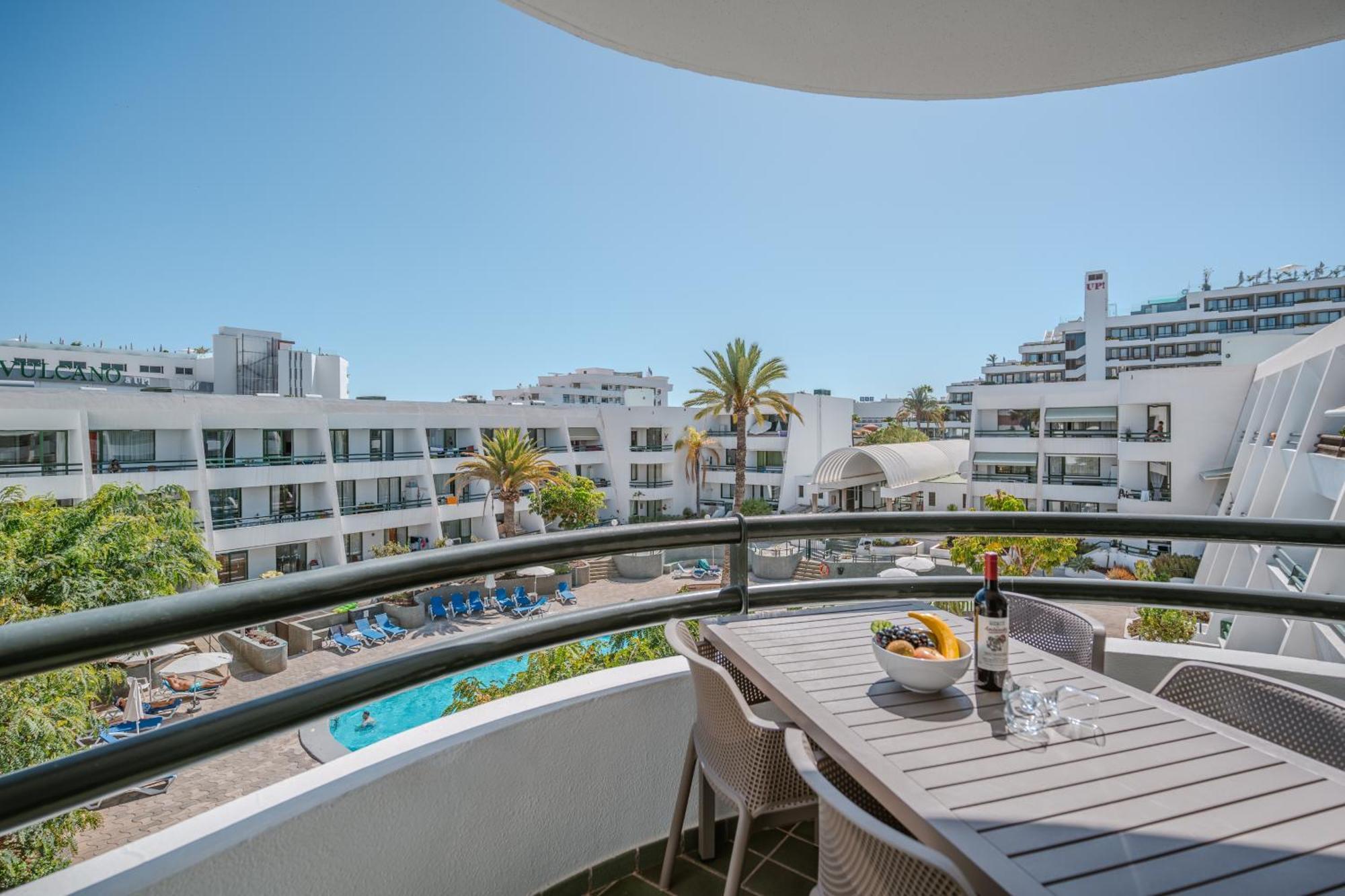 Go2Tenerife Apart Sira Family, Pool & Beach Playa de las Américas Kültér fotó